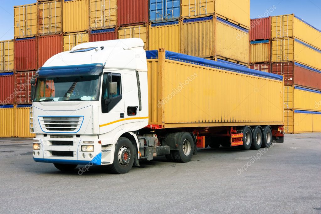 Camions de transport minier et opérations logistiques